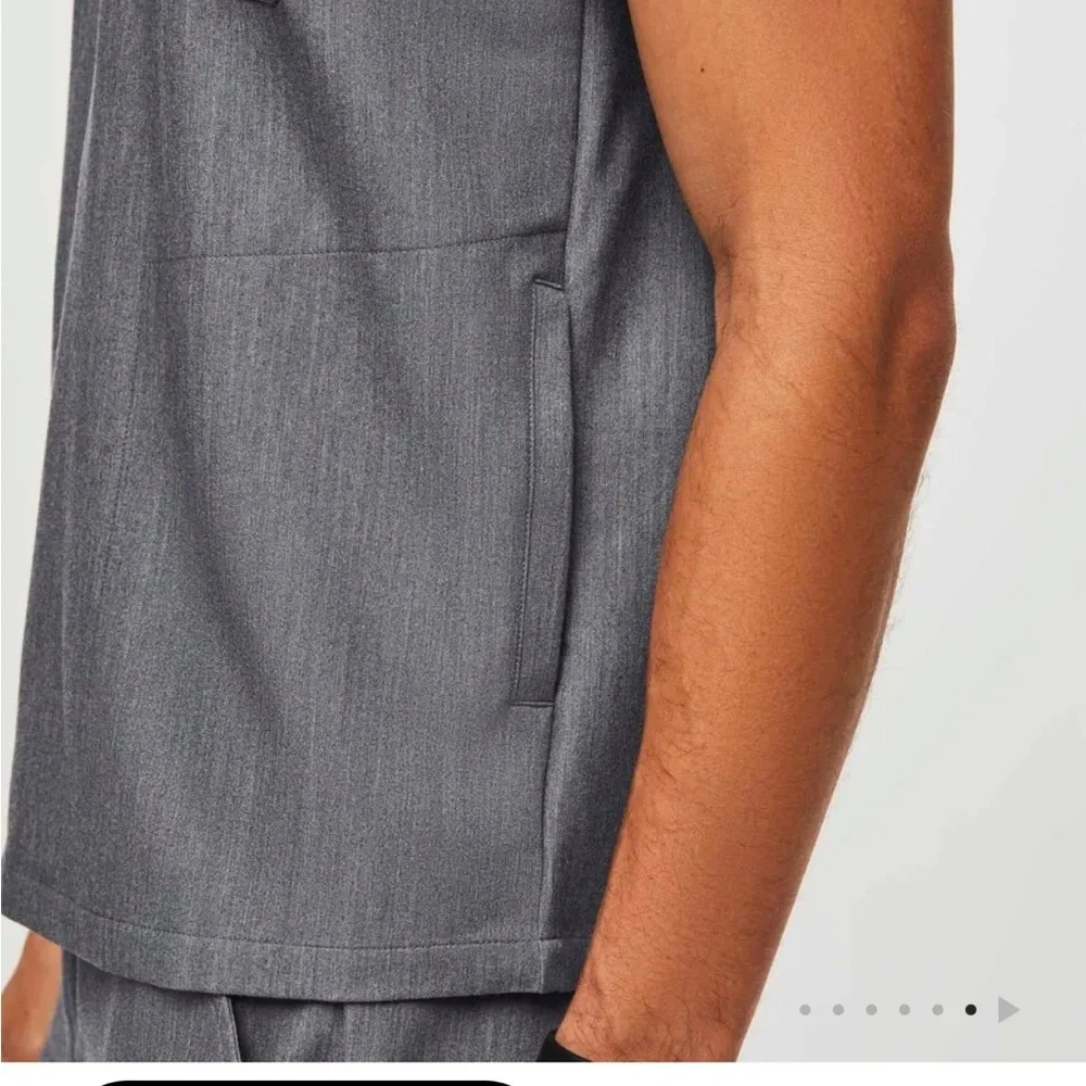 FIGS Chisec Three-Pocket MEN Scrub Top in Graphite size Small V-neck - Picture 5 of 7